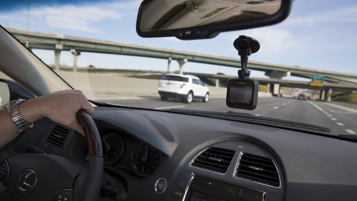 Estos son los beneficios de tener una Dashcam en tu coche